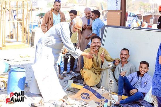 تجار الخردة بالبساتين