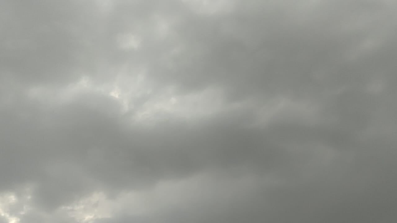 سحب سوداء سحب سوداء