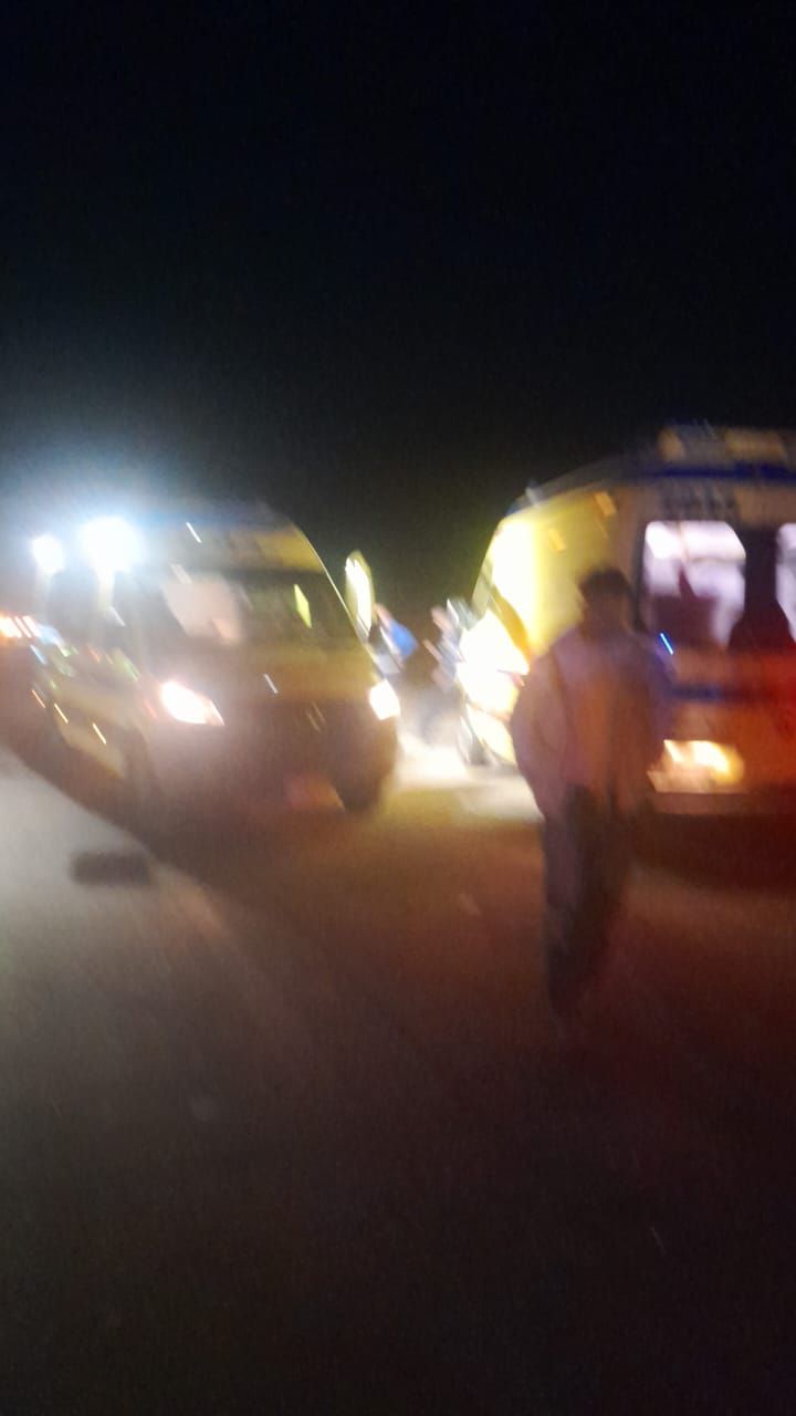 سيارات الاسعاف فى مكان الحادث سيارات الاسعاف فى مكان الحادث