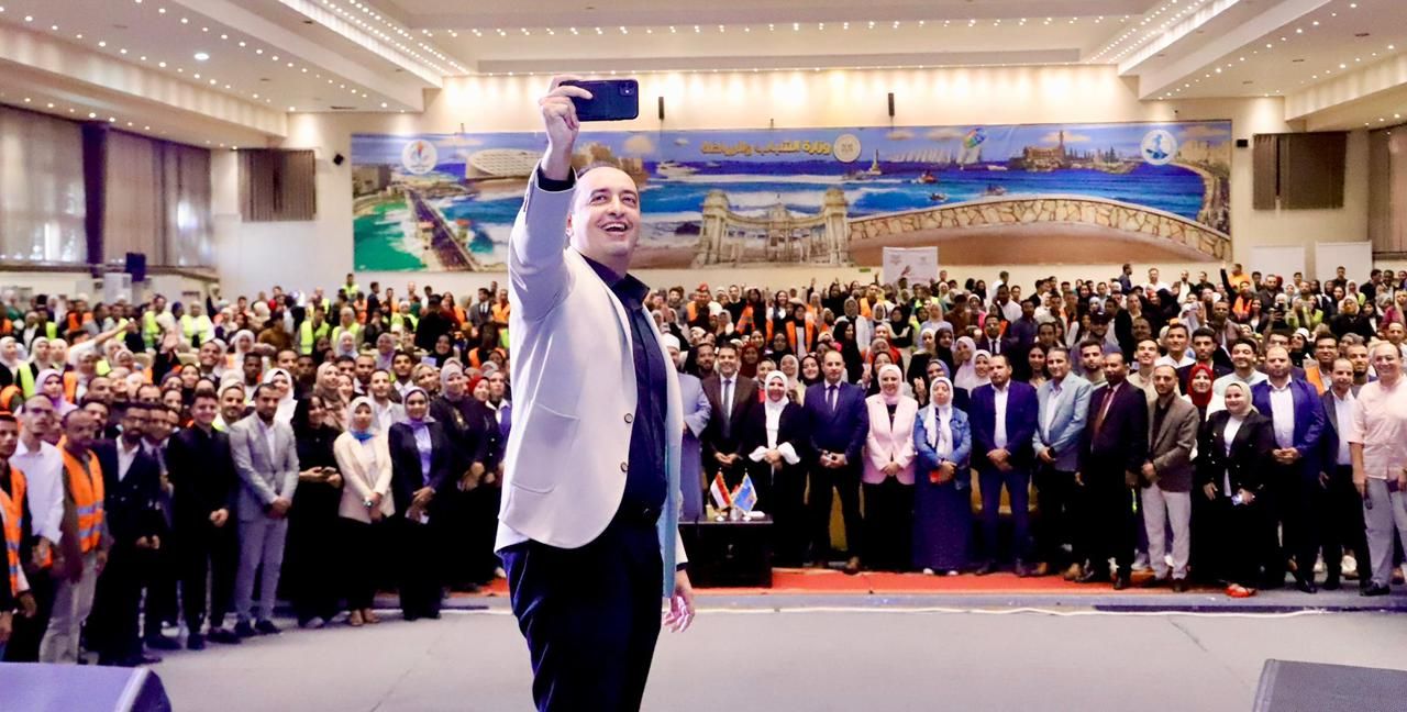 الدكتور عمرو عثمان مدير صندوق مكافحة الإدمان المتطوعين الدكتور عمرو عثمان مدير صندوق مكافحة الإدمان المتطوعين