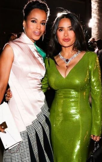 سلمي حايك بفستان اخضر لامع