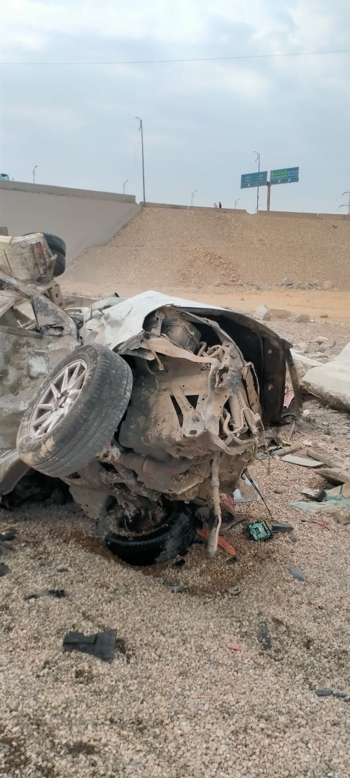 حادث تصادم سيارات أسفل نفق الاوسطى من طريق الاوتوستراد (3) حادث تصادم سيارات أسفل نفق الاوسطى من طريق الاوتوستراد (3)