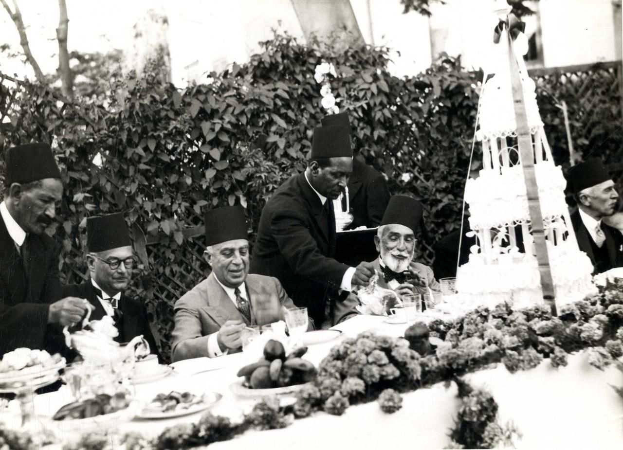 صورًا نادرة لشخصيات هامة