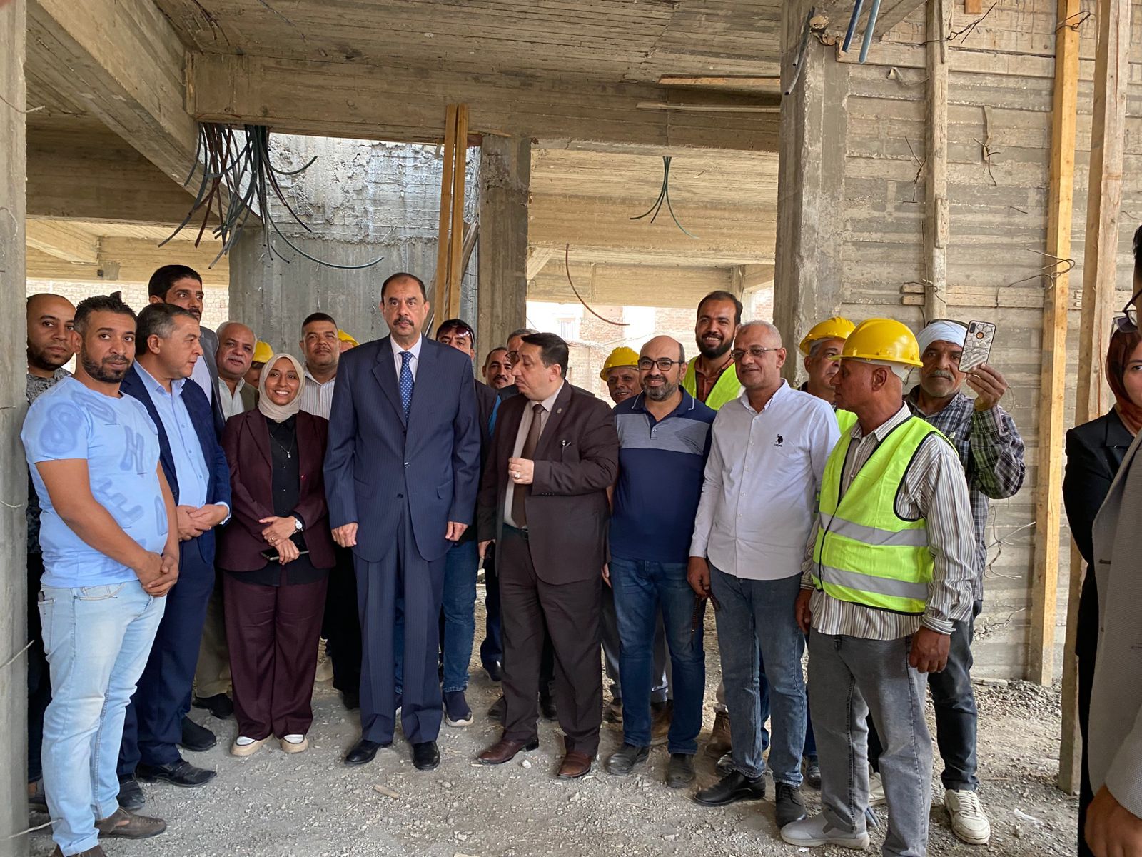 صورة تذكارية بتكتل الأثاث صورة تذكارية بتكتل الأثاث