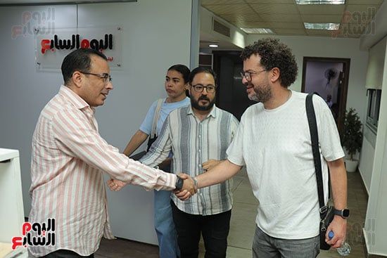 مازن المتجول مع دندراوي الهواري رئيس التحرير التنفيذي مازن المتجول مع دندراوي الهواري رئيس التحرير التنفيذي