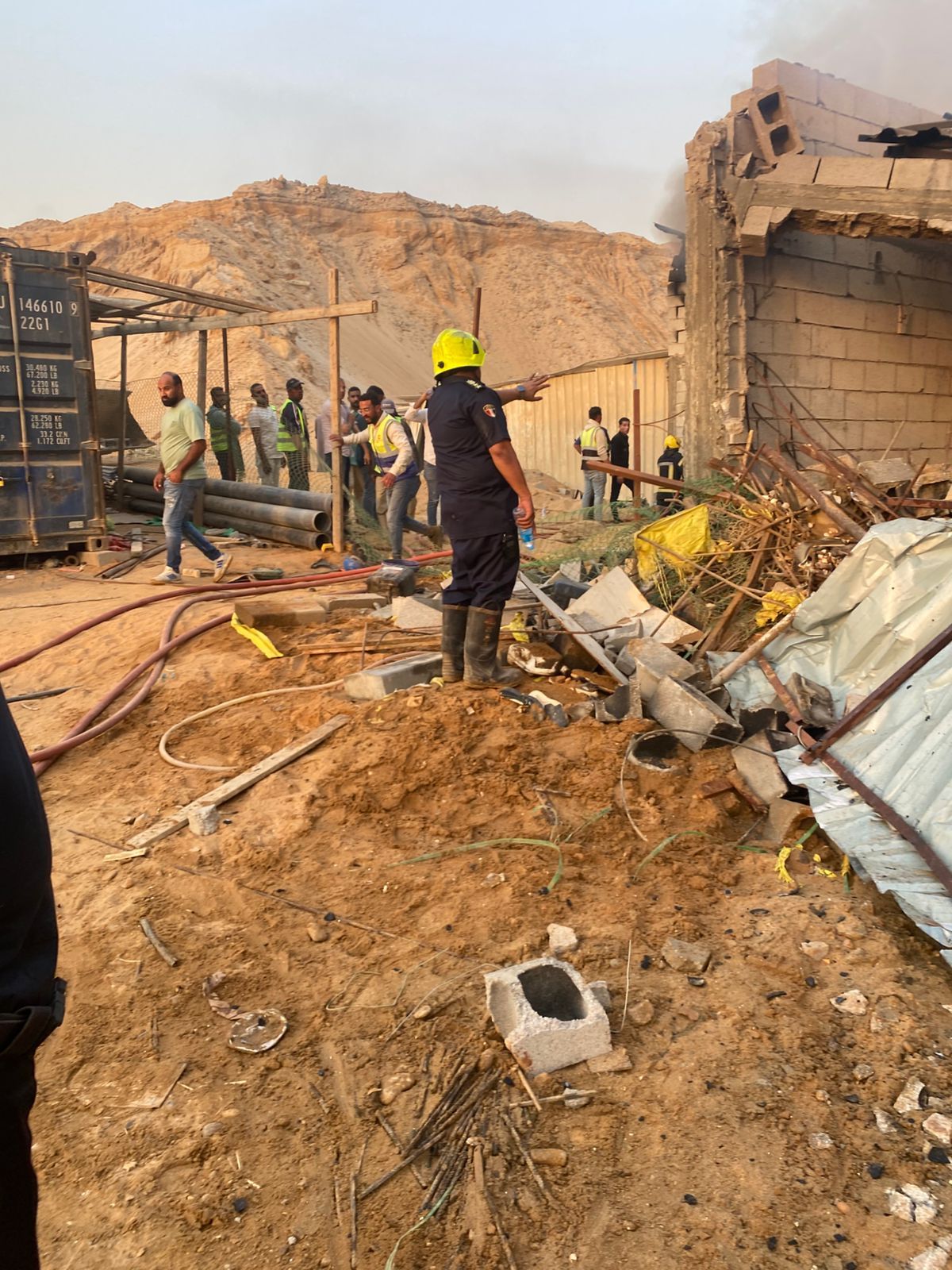 السيطرة على حريق مخزن تكييفات فى التجمع (2) السيطرة على حريق مخزن تكييفات فى التجمع (2)