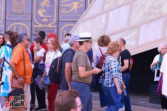 توافد الأجانب