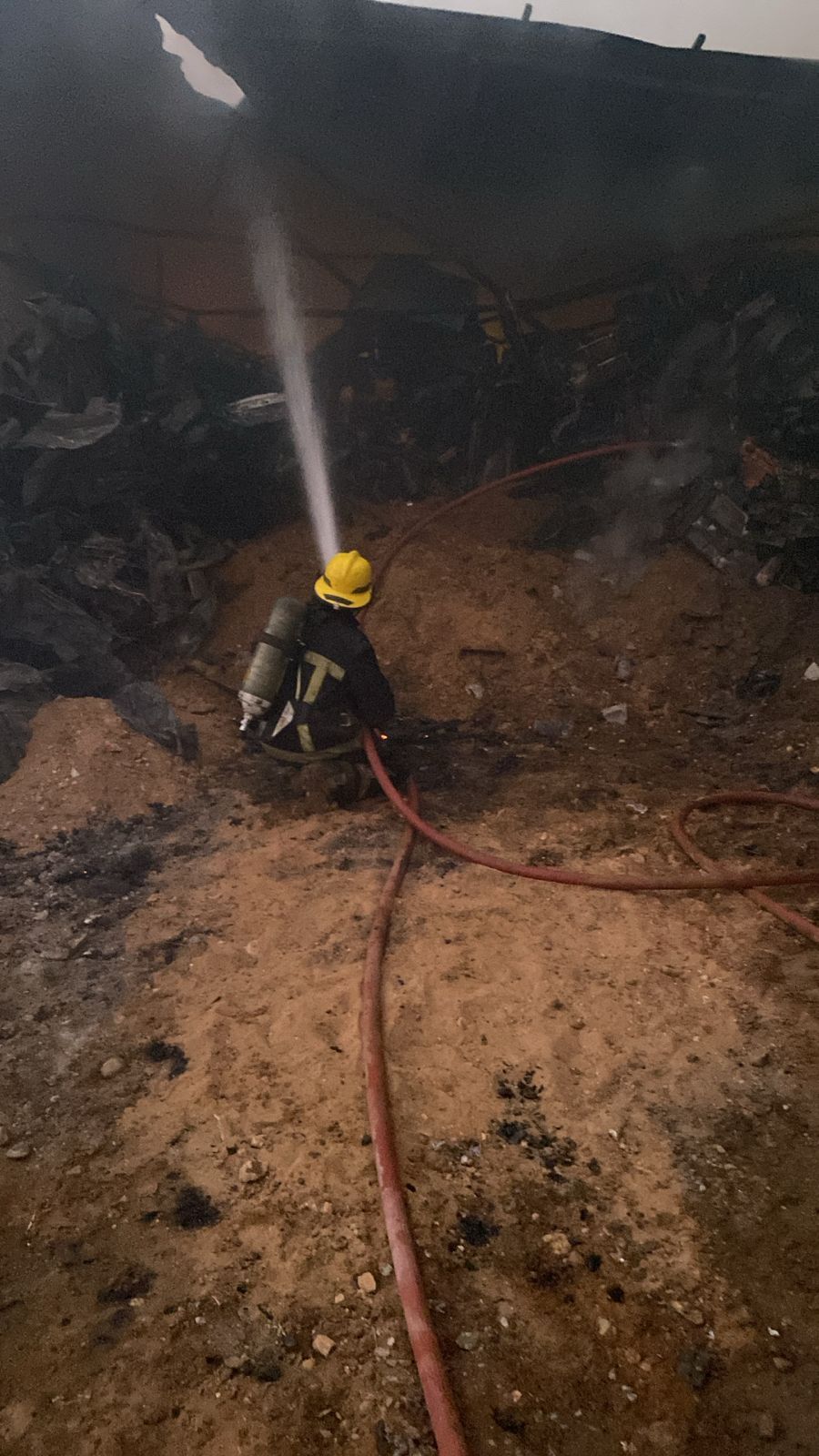 السيطرة على حريق مخزن تكييفات فى التجمع (3)