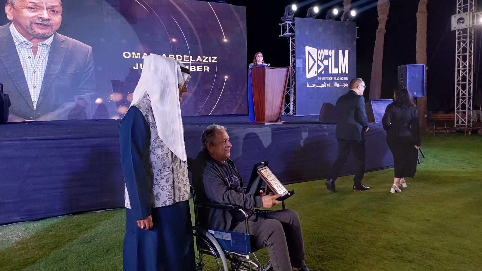 تكريم شيري عادل وعمر عبد العزيز ومنال سلامة في ختام مهرجان VS-FILM للأفلام القصيرة جدا تكريم شيري عادل وعمر عبد العزيز ومنال سلامة في ختام مهرجان VS-FILM للأفلام القصيرة جدا