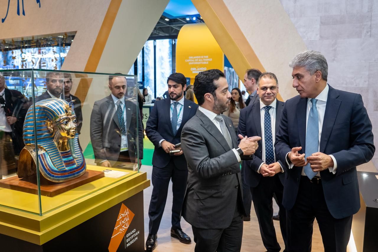 وصول شريف فتحي وزير السياحة والآثار للجناح المصري المُشارك في البورصة