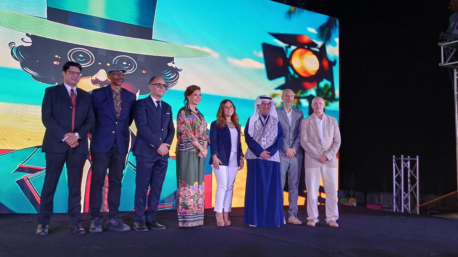 تكريم شيري عادل وعمر عبد العزيز ومنال سلامة في ختام مهرجان VS-FILM للأفلام القصيرة جدا تكريم شيري عادل وعمر عبد العزيز ومنال سلامة في ختام مهرجان VS-FILM للأفلام القصيرة جدا