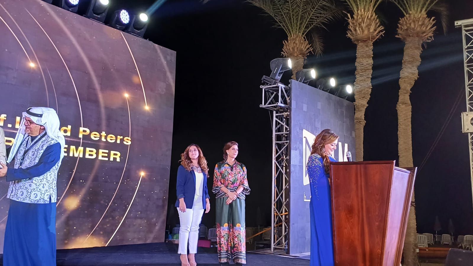 تكريم شيري عادل وعمر عبد العزيز ومنال سلامة في ختام مهرجان VS-FILM للأفلام القصيرة جدا تكريم شيري عادل وعمر عبد العزيز ومنال سلامة في ختام مهرجان VS-FILM للأفلام القصيرة جدا