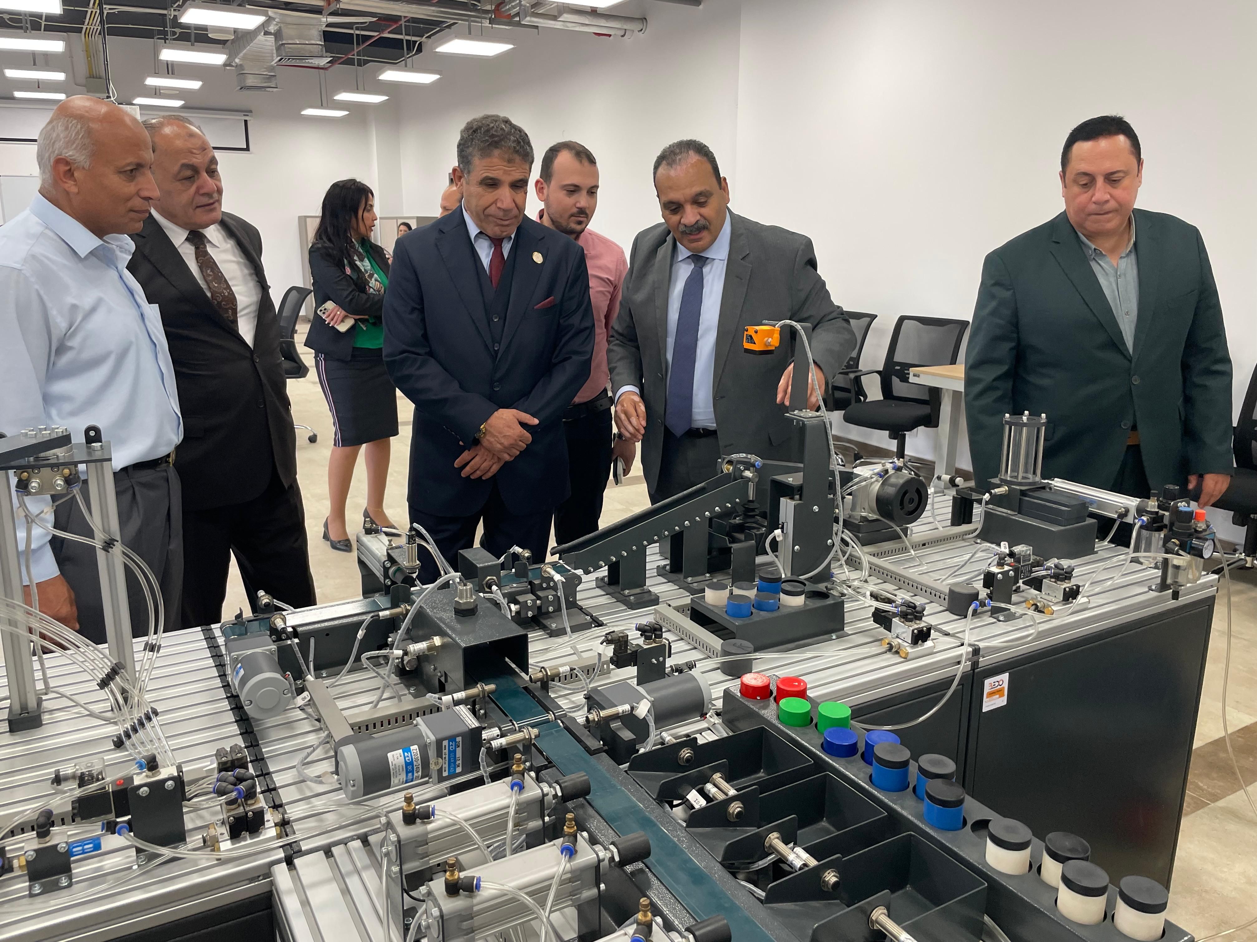 تفقد الأقسام العلمية تفقد الأقسام العلمية