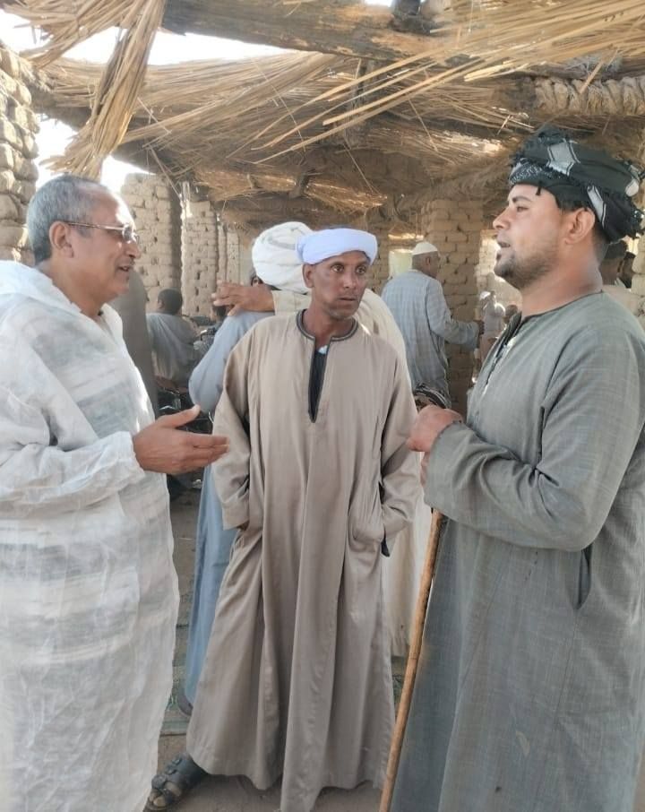 توعية أصحاب الماشية فى الأسواق الأسبوعية بالأقصر توعية أصحاب الماشية فى الأسواق الأسبوعية بالأقصر