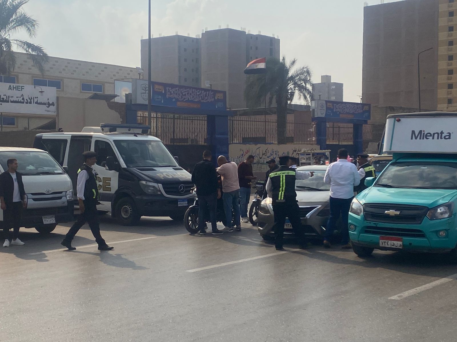 حملة أمنية موسعة فى المطرية (1) حملة أمنية موسعة فى المطرية (1)