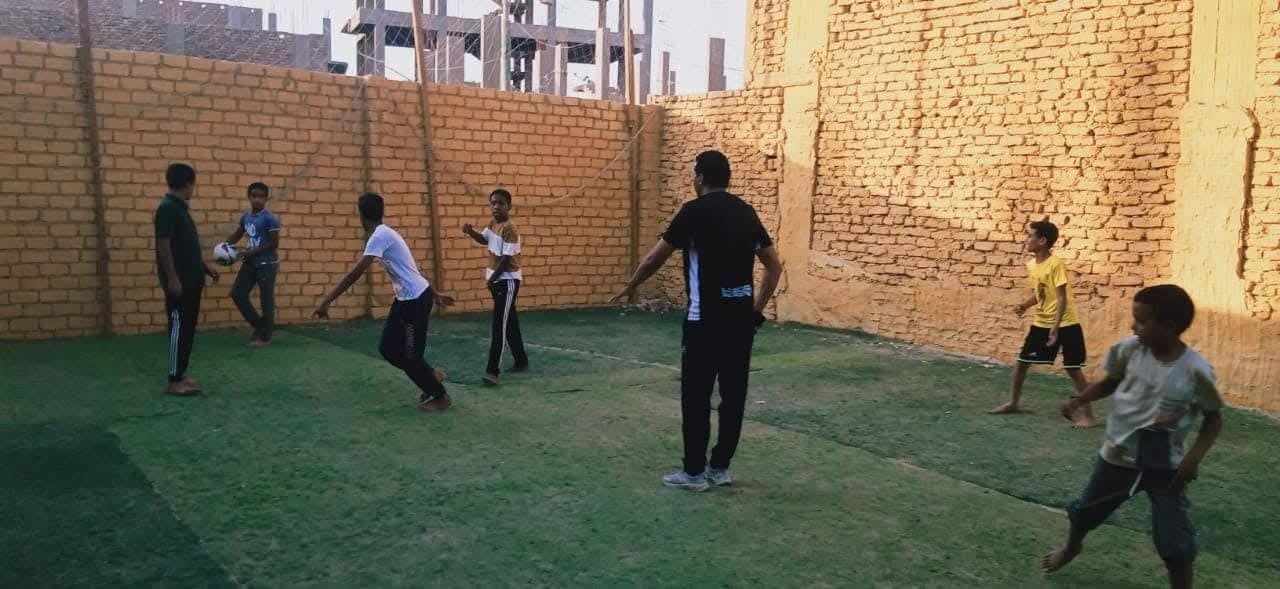 تدريبات الأطفال الأيتام يومين أسبوعياً في مركز شباب الحسينات بالطود تدريبات الأطفال الأيتام يومين أسبوعياً في مركز شباب الحسينات بالطود