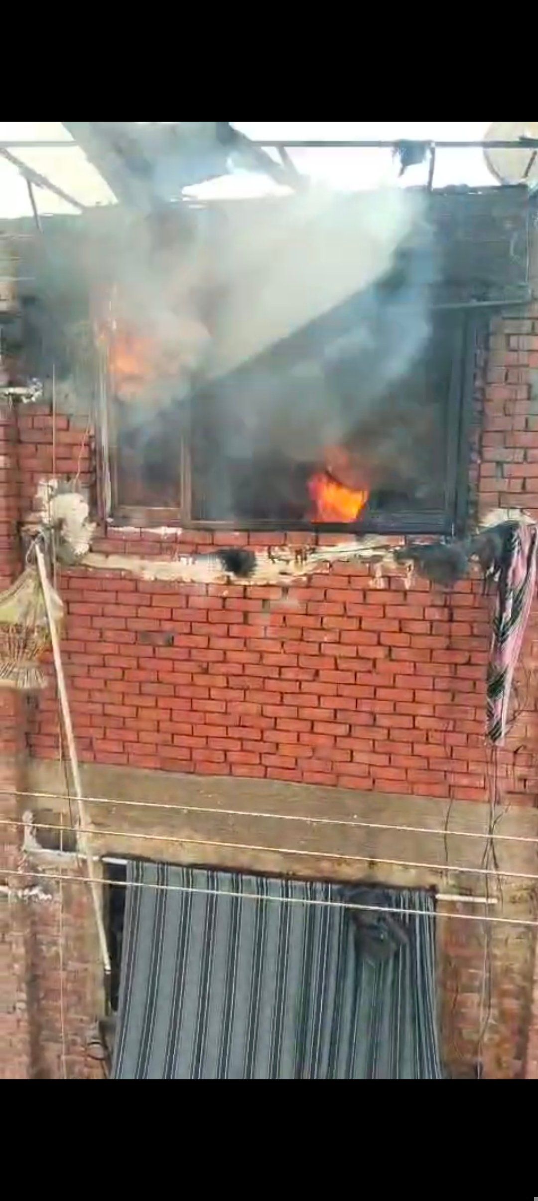 حريق بشقة سكنية بالطابق السادس بعقار بمنطقة بيجام حريق بشقة سكنية بالطابق السادس بعقار بمنطقة بيجام