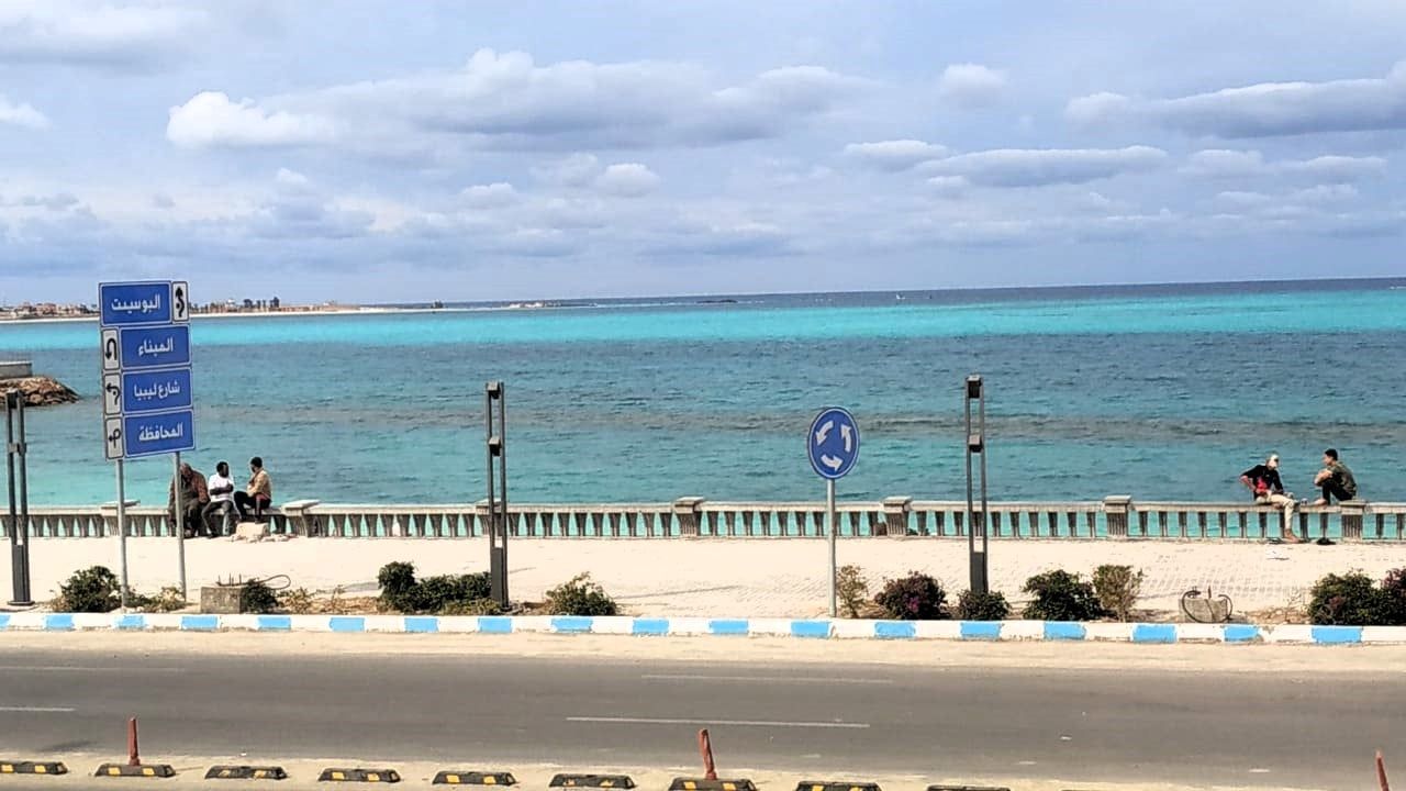 الغيوم تزيد البحر والطبيعة جمالا - كورنيش مطروح الغيوم تزيد البحر والطبيعة جمالا - كورنيش مطروح