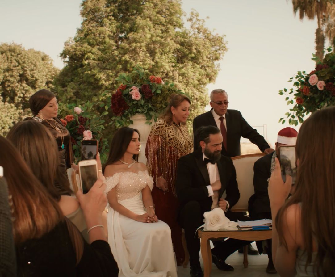 زينة وعمرو مهدى فى مسلسل ورد وشوكولاته الحلقة 3 زينة وعمرو مهدى فى مسلسل ورد وشوكولاته الحلقة 3