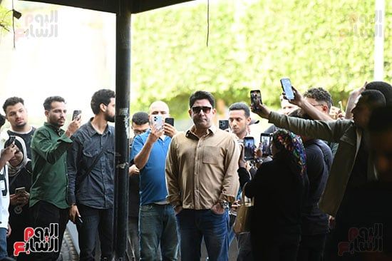 الفنان أحمد شاكر عبد اللطيف الفنان أحمد شاكر عبد اللطيف