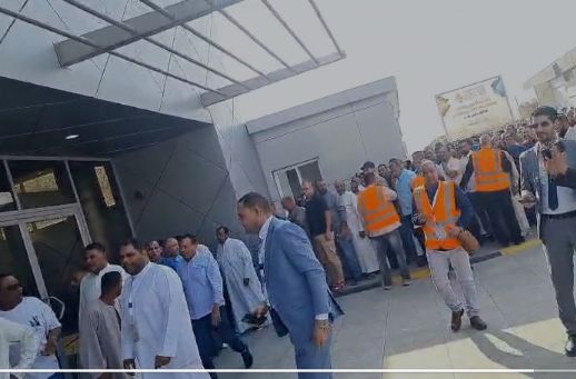 إقبال المصريون فى الكويت على التصويت إقبال المصريون فى الكويت على التصويت