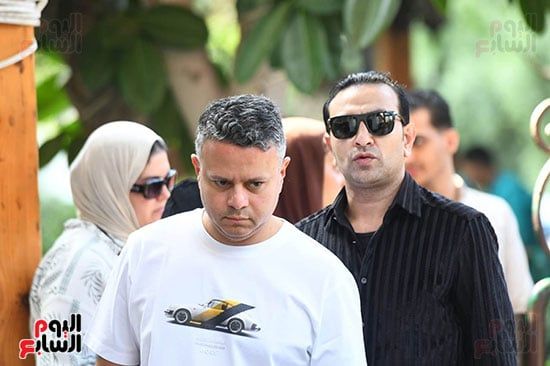 جنازة والد محمد رمضان (2) جنازة والد محمد رمضان (2)