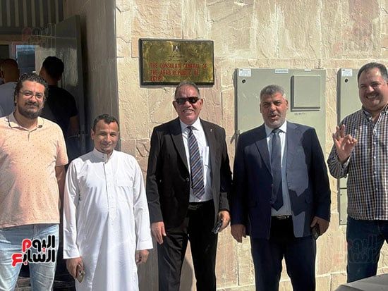 أمام-القنصليةالمصرية-فى-دبى أمام-القنصليةالمصرية-فى-دبى