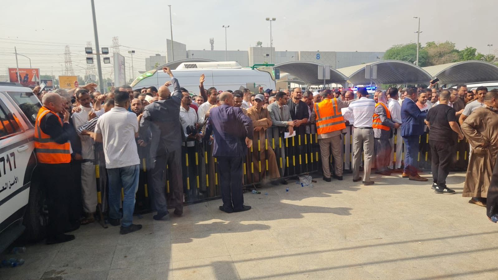 إقبال كبير من المصريين في الكويت إقبال كبير من المصريين في الكويت