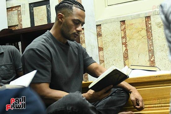 محمد رمضان وهو يقرأ القرآن محمد رمضان وهو يقرأ القرآن