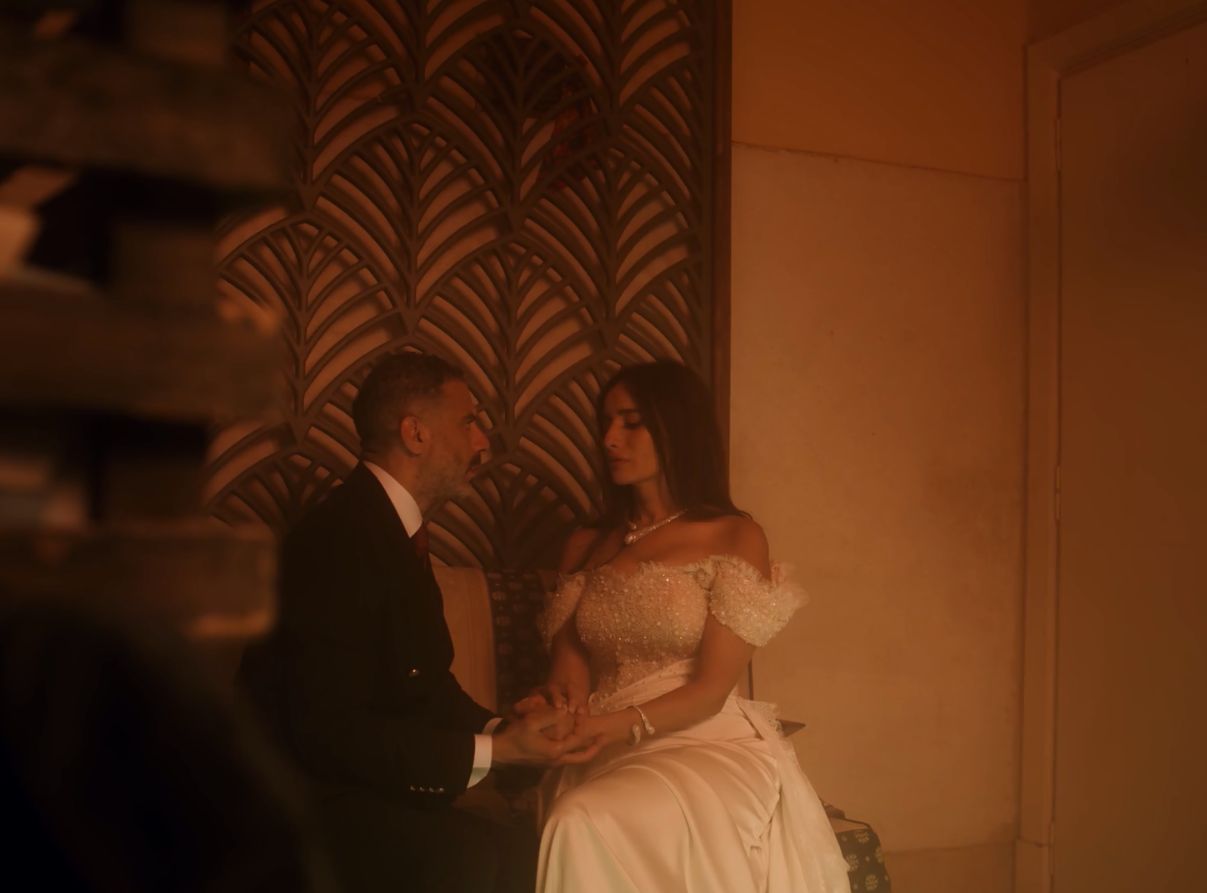 زينة ومحمد فراج في مشهد من مسلسل ورد وشوكولاته الحلقة 3 زينة ومحمد فراج في مشهد من مسلسل ورد وشوكولاته الحلقة 3