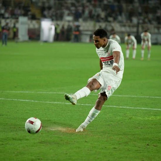 سيف الجزيرى يسدد ركلة الجزاء سيف الجزيرى يسدد ركلة الجزاء