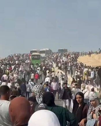 إقبال تاريخى على زياة الأهرامات إقبال تاريخى على زياة الأهرامات