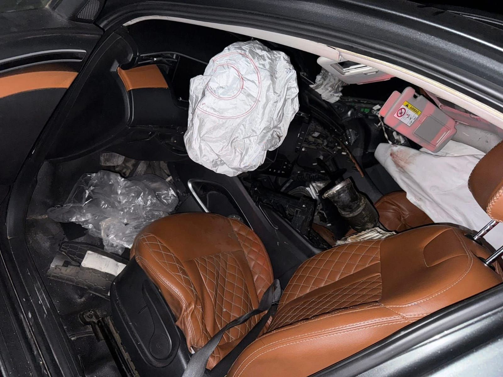 سيارة اسماعيل الليثى بعد الحادث (2) سيارة اسماعيل الليثى بعد الحادث (2)