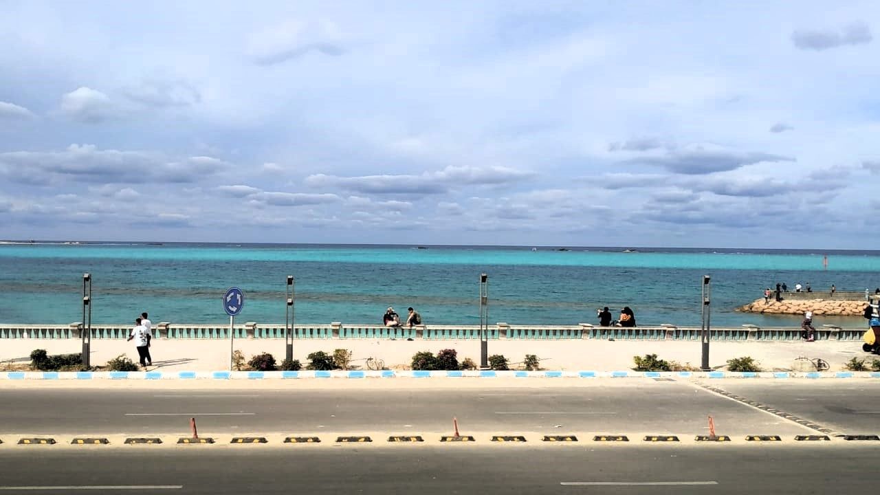 الحر والطبيعة البكر - كورنيش مطروح الحر والطبيعة البكر - كورنيش مطروح