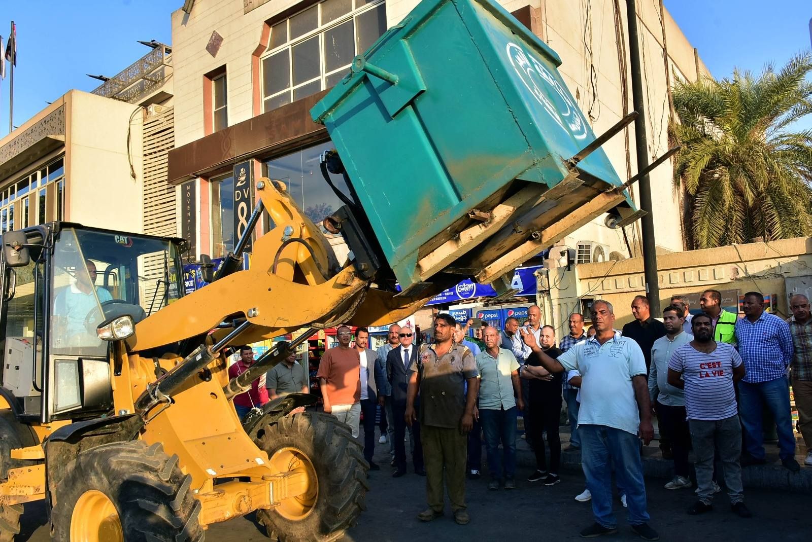 مرحلة منظومة نظافة وتجميع القمامة آلية بمعدات حديثة بالأقصر مرحلة منظومة نظافة وتجميع القمامة آلية بمعدات حديثة بالأقصر