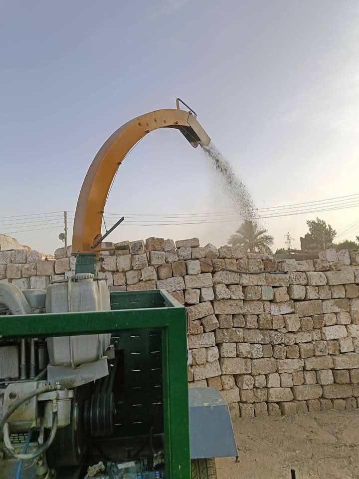 جانب من انتاج السيلاج جانب من انتاج السيلاج