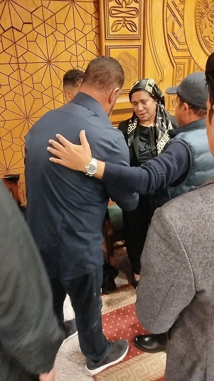 محمد هنيدى وجمال العدل ووائل إحسان وصلاح عبدالله وسعد الصغير يشاركون في عزاء السيناريست أحمد عبدالله (1)