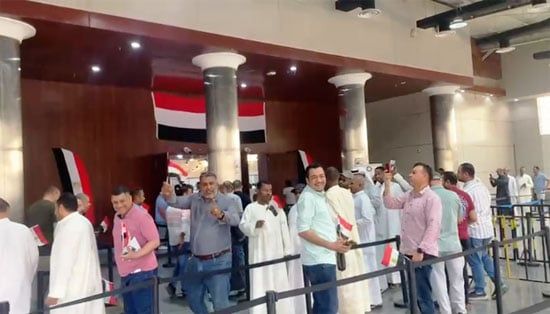 المصريين-يقبلون-على-لجان-الانتخاب-فى-الكويت المصريين-يقبلون-على-لجان-الانتخاب-فى-الكويت