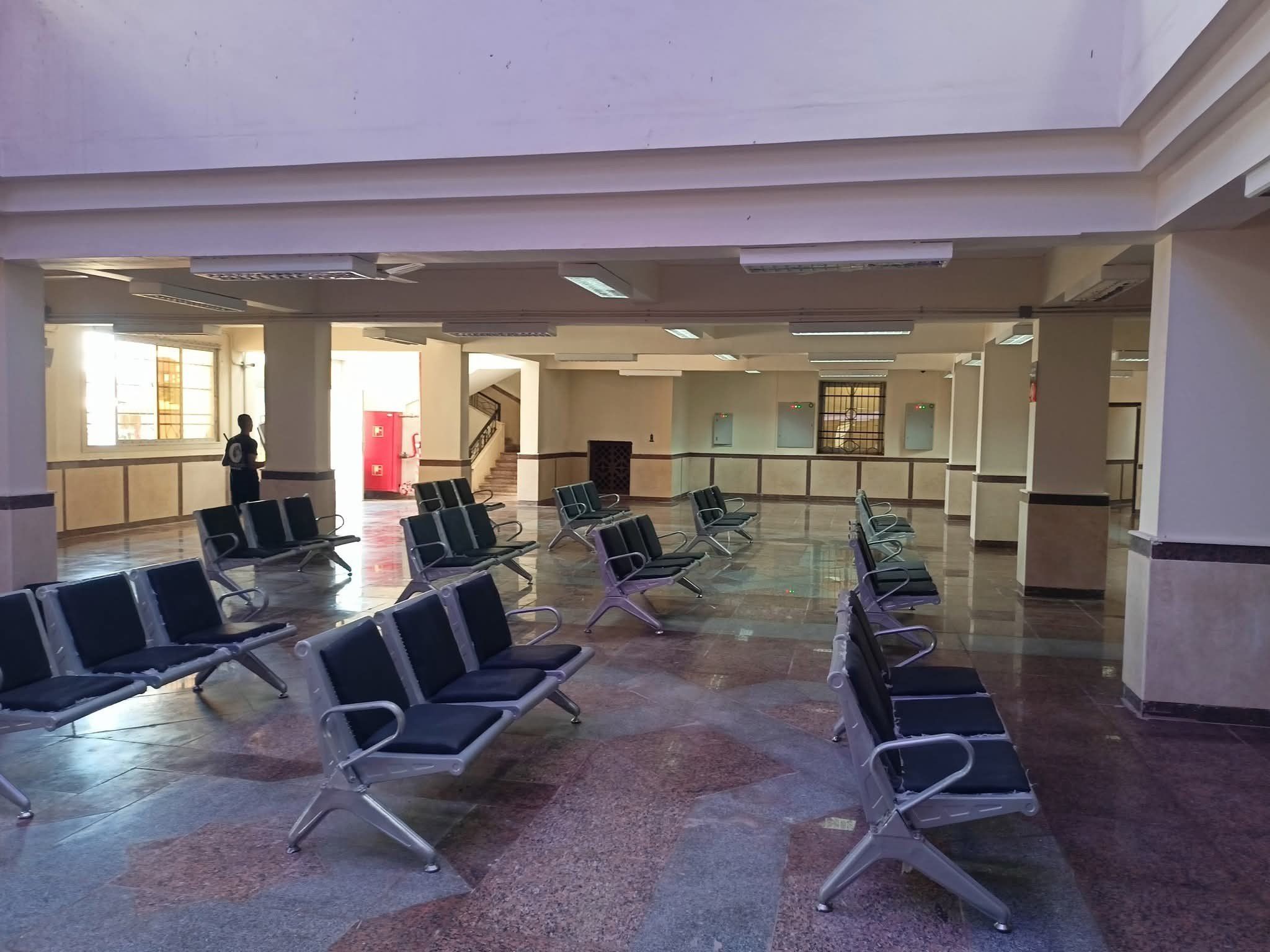 أماكن الإنتظار بوحدة فحص فنى إلكترونية لإدارة المرور بمدينة طيبة الجديدة. أماكن الإنتظار بوحدة فحص فنى إلكترونية لإدارة المرور بمدينة طيبة الجديدة.