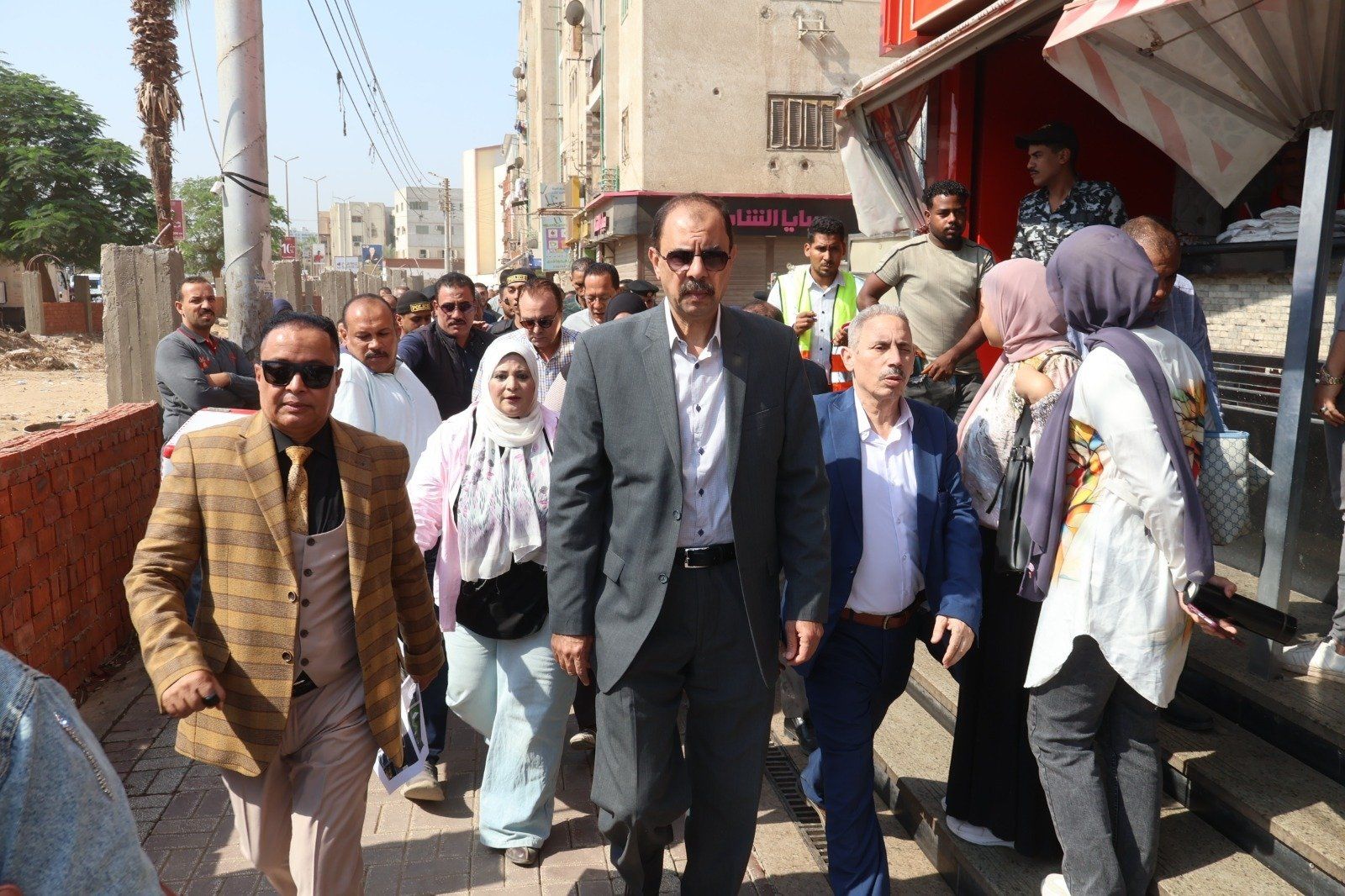 جولة المحافظ بالمنطقة