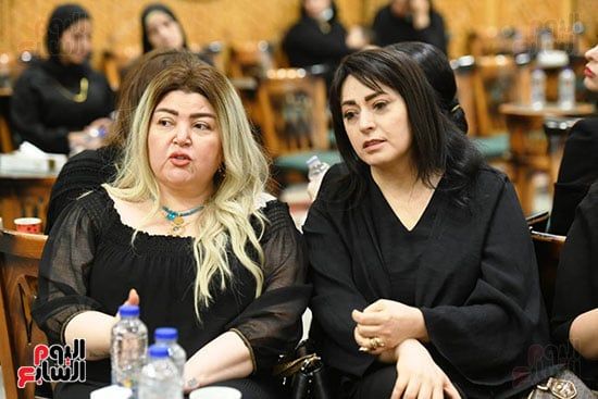 مها أحمد وهند عاكف