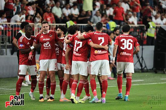 الأهلى يحتفل بهدف بن شرقى الأهلى يحتفل بهدف بن شرقى