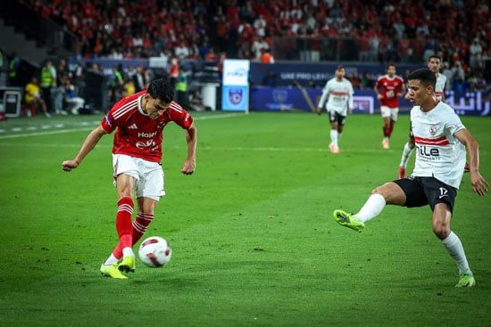 بن شرقى خلال المباراة