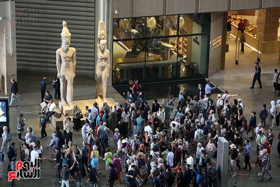 توافد على المتحف الكبير (1) توافد على المتحف الكبير (1)