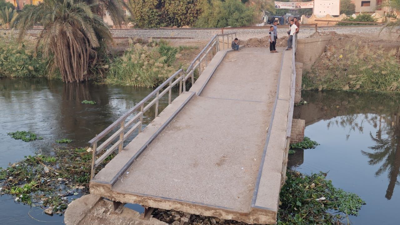 الكوبرى من الناحية الشرقية