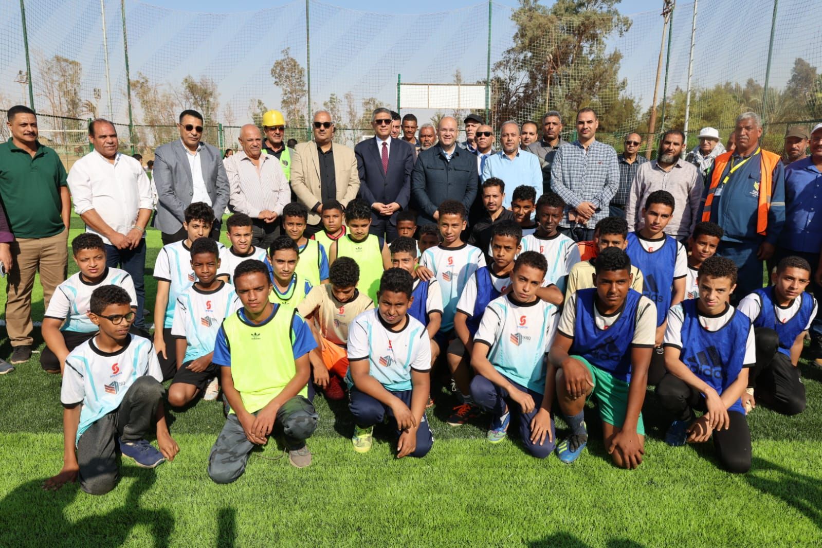 محافظ الجيزة يفتتح الملعب الخماسي وصالة ألعاب القوى بنادي المناجم (9) محافظ الجيزة يفتتح الملعب الخماسي وصالة ألعاب القوى بنادي المناجم (9)