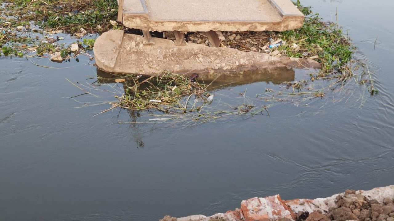 رفع الجزء المنهار من الكوبرى