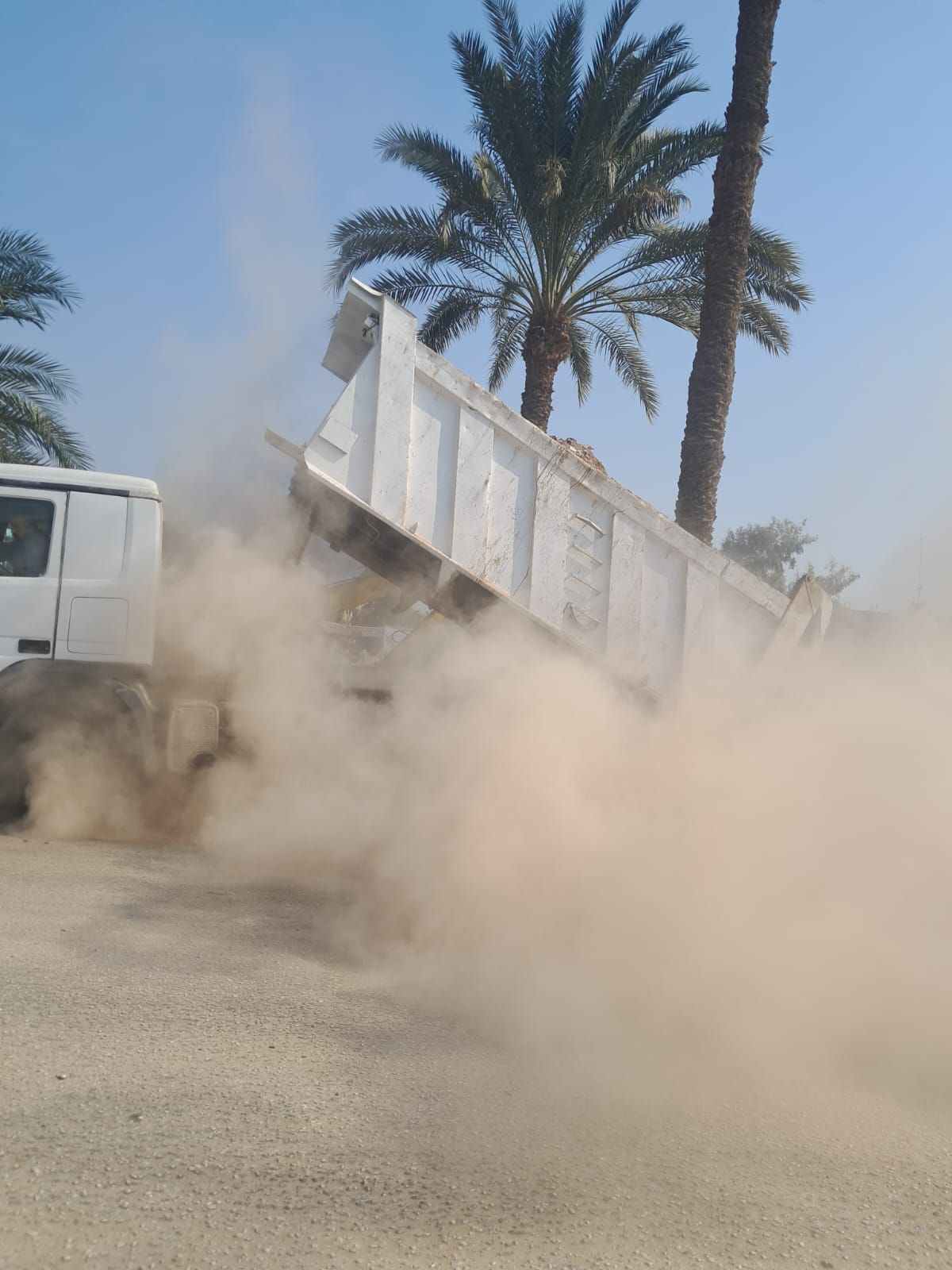 سيارت نقل ثقيلة بمكان الواقعة