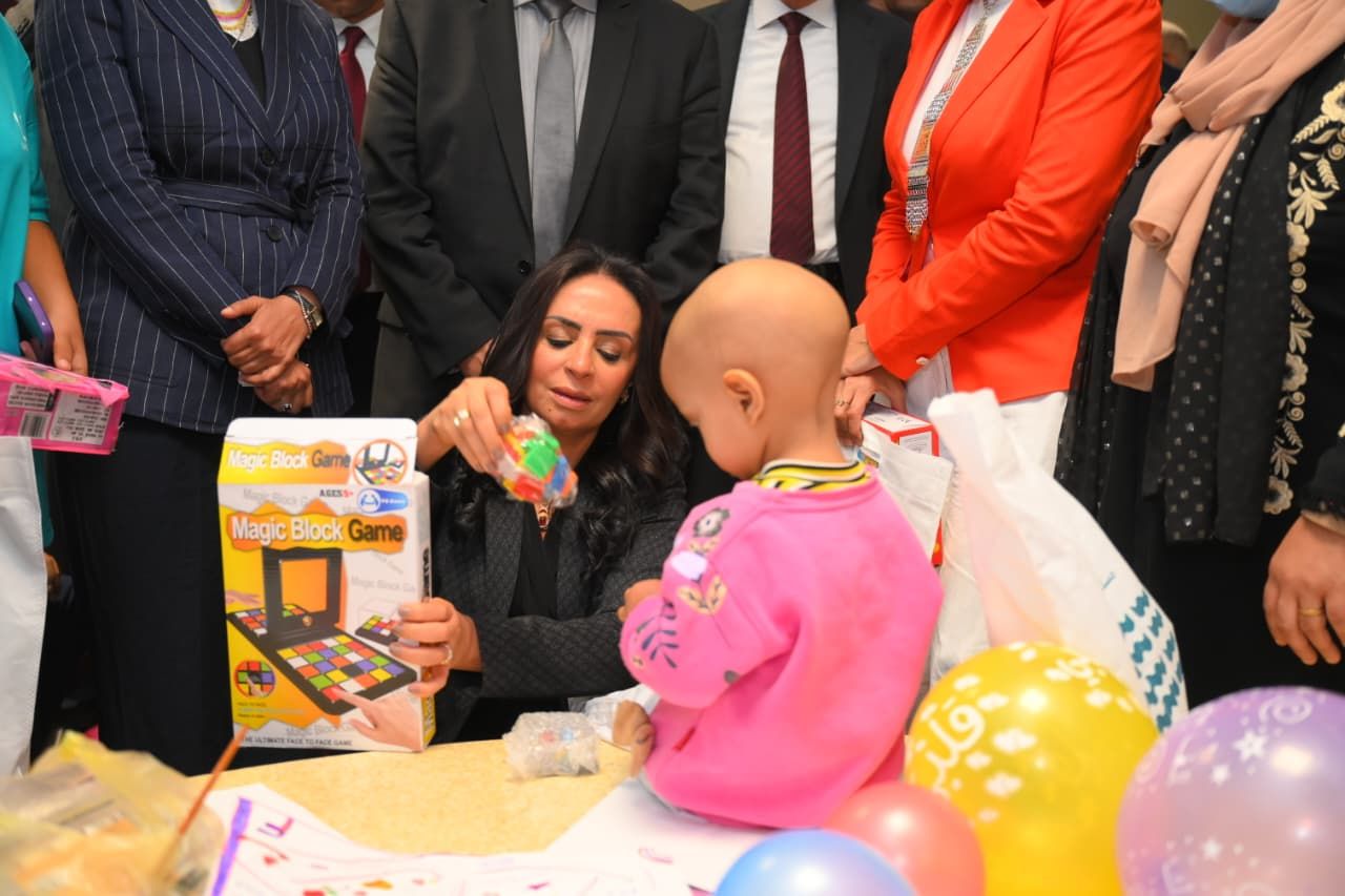 جانب من زيارة الدكتورة مايا مرسي وزيرة التضامن جانب من زيارة الدكتورة مايا مرسي وزيرة التضامن