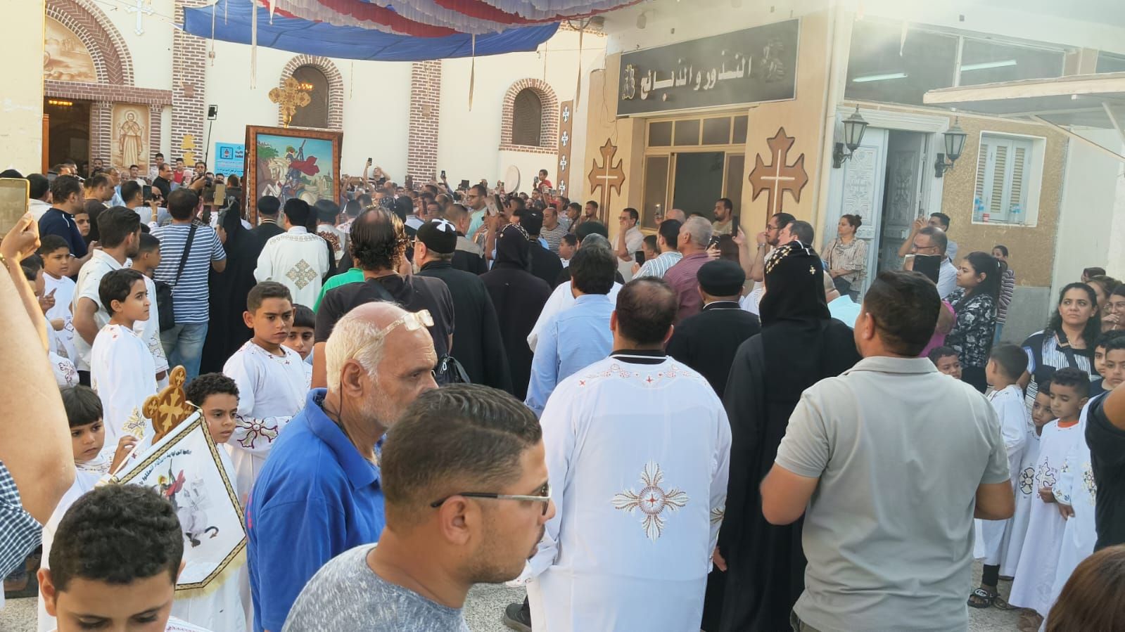 دير مارجرجس بجبل الرزيقات يبدأ أولى فعاليات الإحتفال السنوي بالصلوات والتسابيح